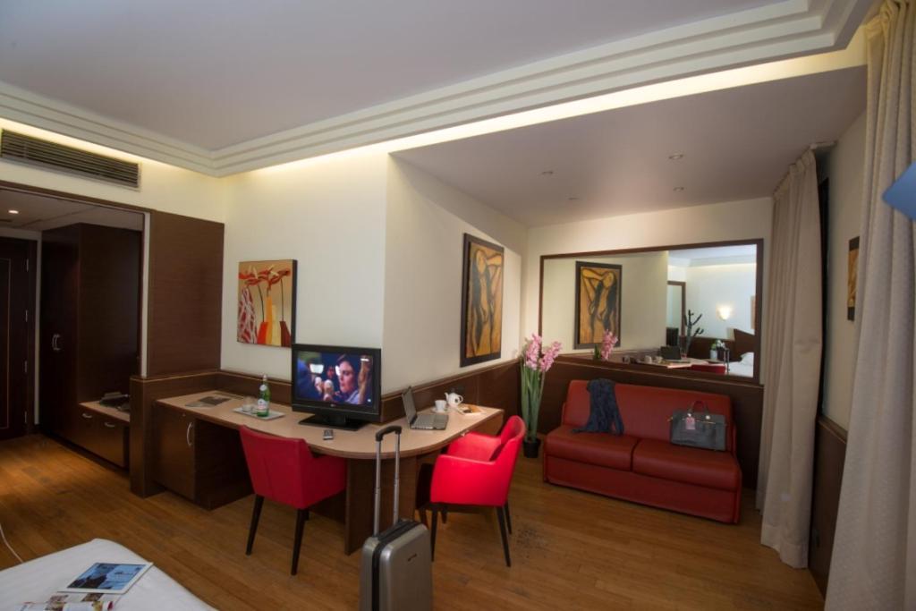 As Hotel Cambiago Esterno foto