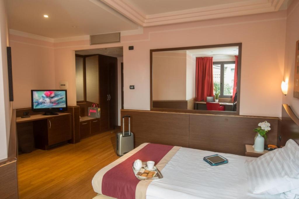 As Hotel Cambiago Esterno foto