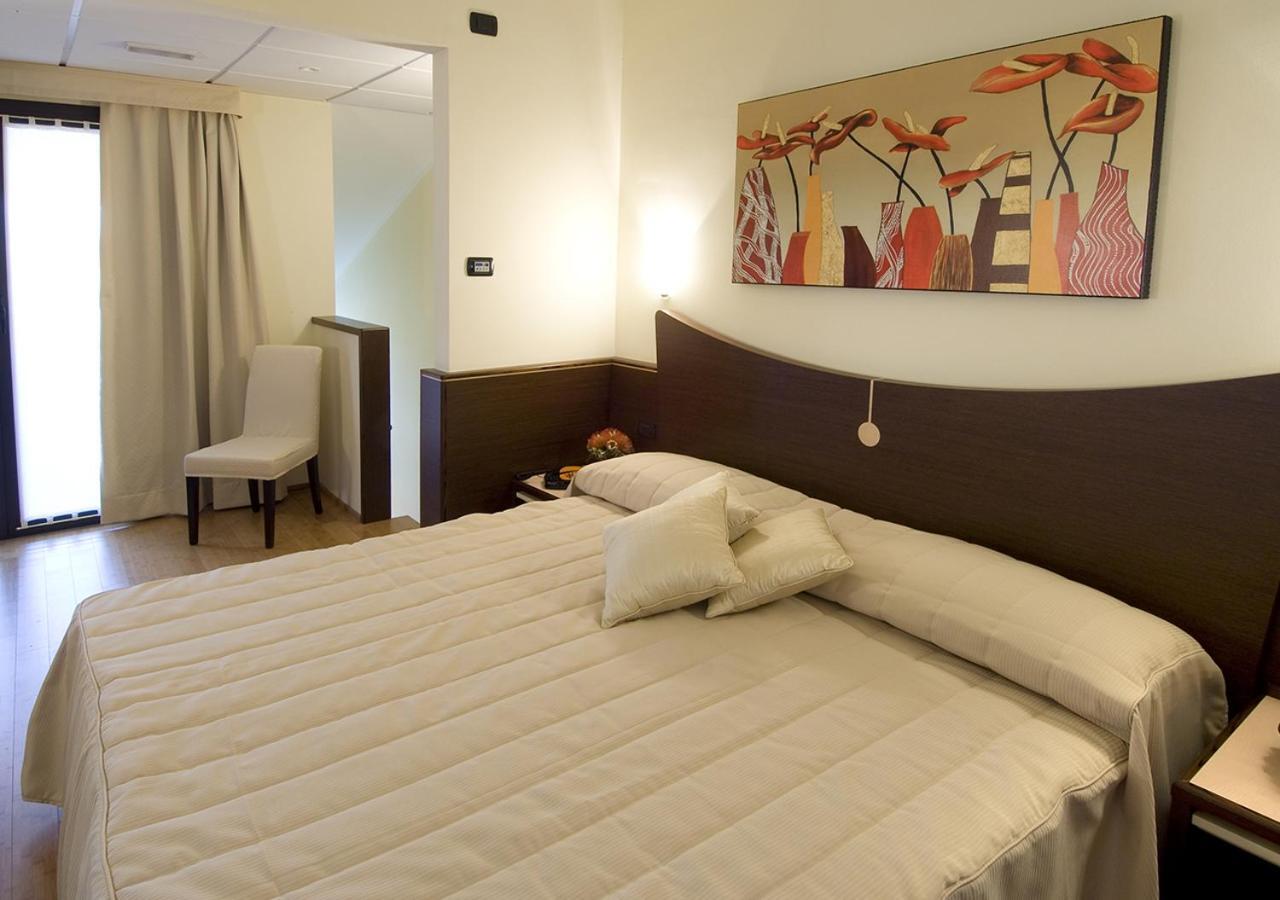 As Hotel Cambiago Camera foto